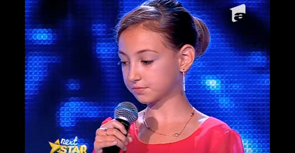 Невероятный голос. Девушка из голоса на французском языке пела из Казахстана.